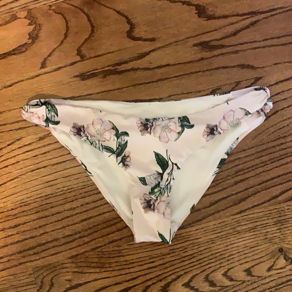 Vitamin A bikini bottom size medium